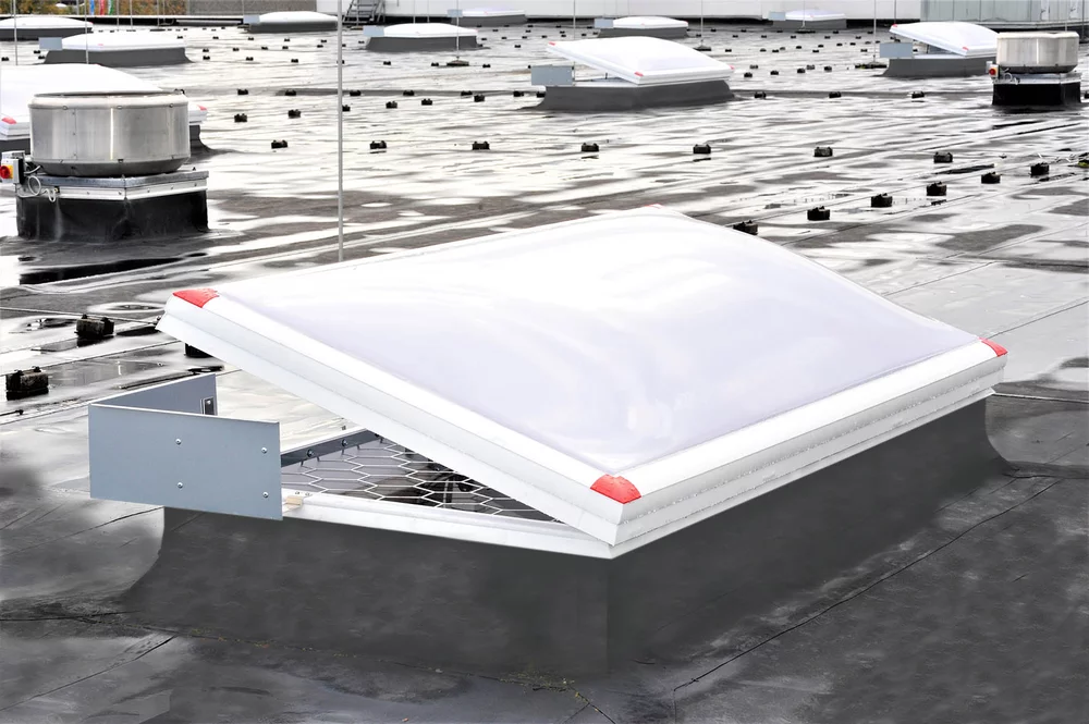 Auch Rauch- und Wärmeabzugsanlagen müssen in der Regel alle 3 Jahre durch einen Sachverständigen geprüft werden.