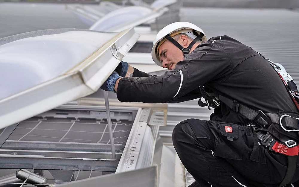 Minimax: Service und Wartung von RWA-Anlagen nach geltenden Vorschriften und Normen