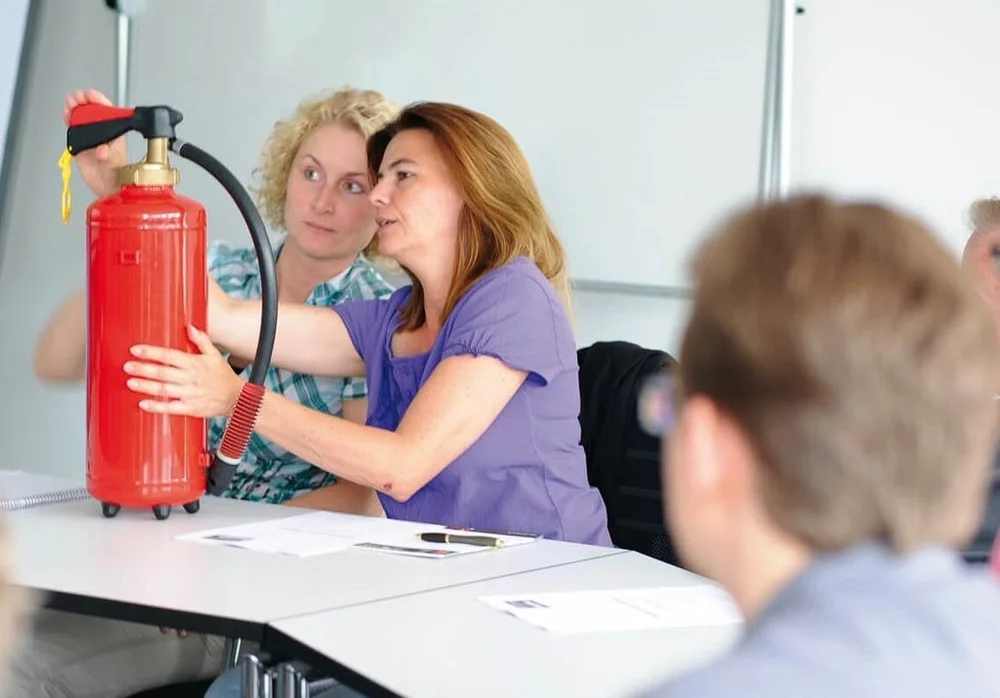 Brandschutz live erleben - auch bei Inhouse-Schulungen.