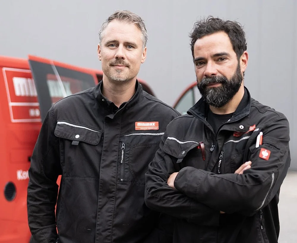 Servcietechniker für die Wartung von Brandschutztüren, Brandschutztoren und Feststellanlagen